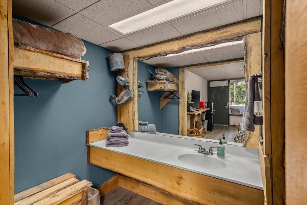 Stonegate Lodge Pool Fire Pits King Bedfast Wifi 50In Tv Room #209 Eureka Springs Exterior foto